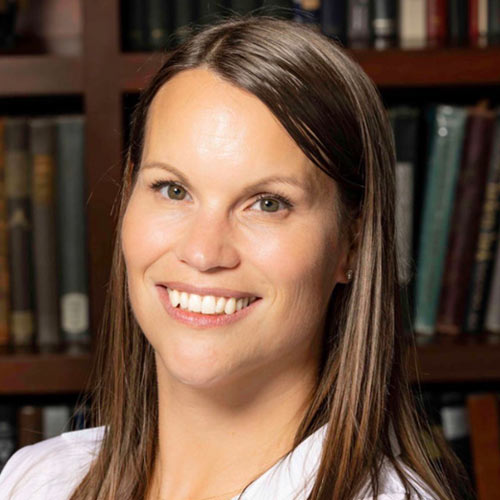 Headshot of Babsi Justice